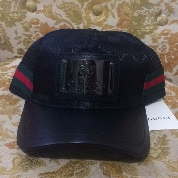 gucci hat with metal plate